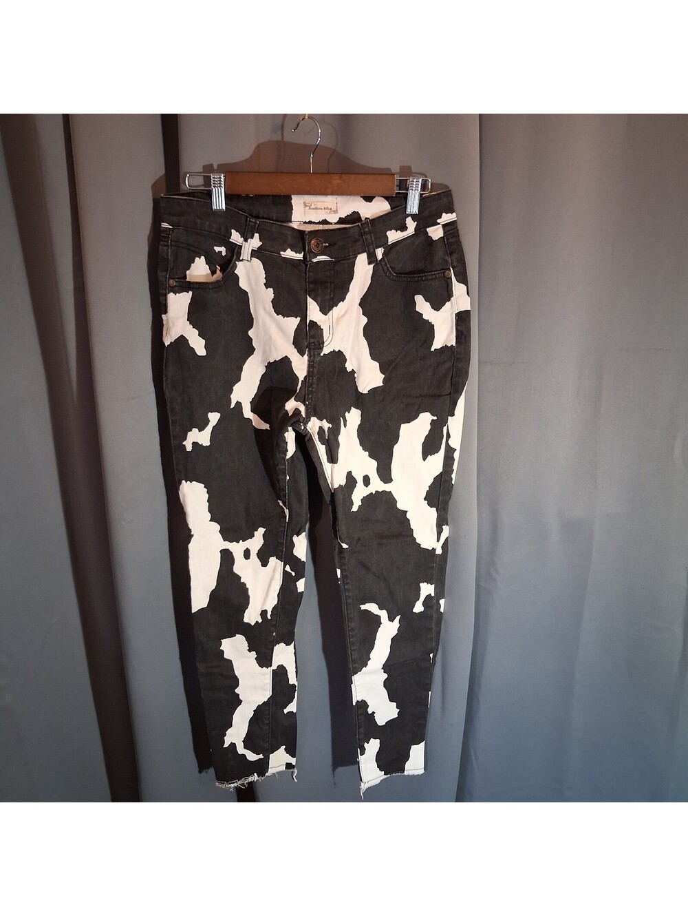 Southern Stitches Black and White Cow Print Jeans Size M Waist 32